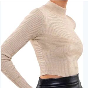 NWOT Blu Pepper Cropped Ribbed Mock Neck Sweater Size M